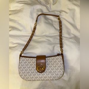 MICHAEL KORS POUCHETTE